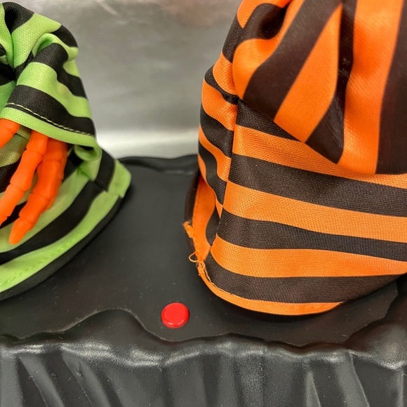 Singing and dancing jack-o-lanterns - Picture 7 of 8